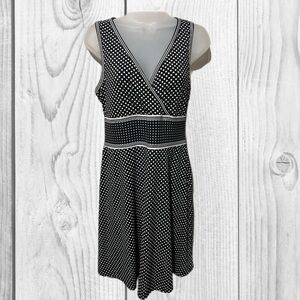 Max Studio Black and White Polka Dot Short Sleeve Dress size medium